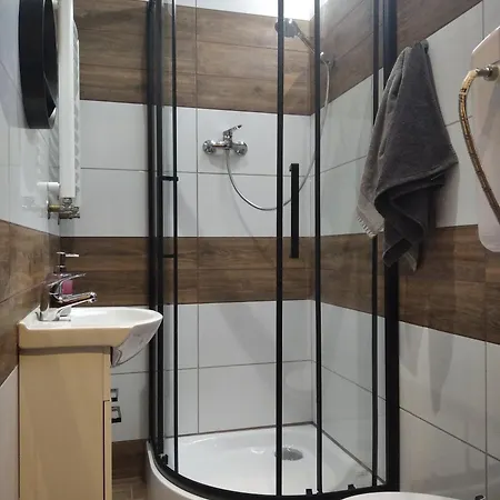 Konukevi Rodzinny 365 Z Lazienkami Łódź