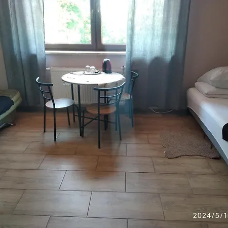 Rodzinny 365 Z Lazienkami Gasthuis 3*