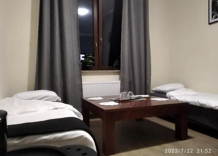 Casa de hóspedes Rodzinny 365 Z Lazienkami I Parkingiem Łódź