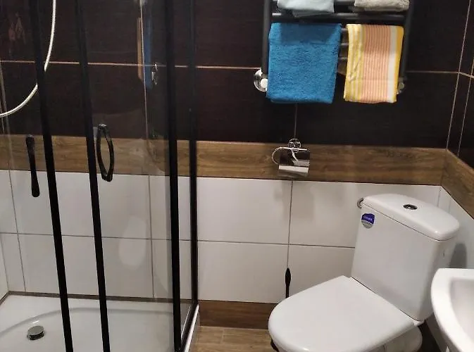 Casa de hóspedes Rodzinny 365 Z Lazienkami I Parkingiem 3*