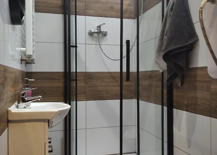 Casa de hóspedes Rodzinny 365 Z Lazienkami I Parkingiem Łódź