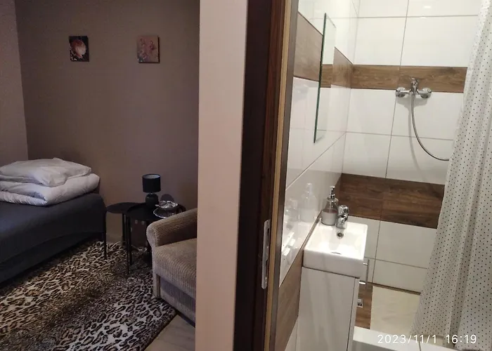 Rodzinny 365 Z Lazienkami I Parkingiem Casa de hóspedes